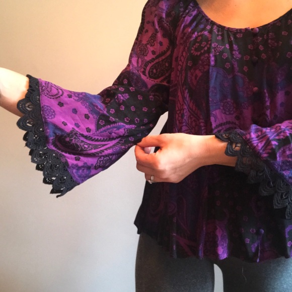 Express Flowy Top 💜 - Picture 2 of 8